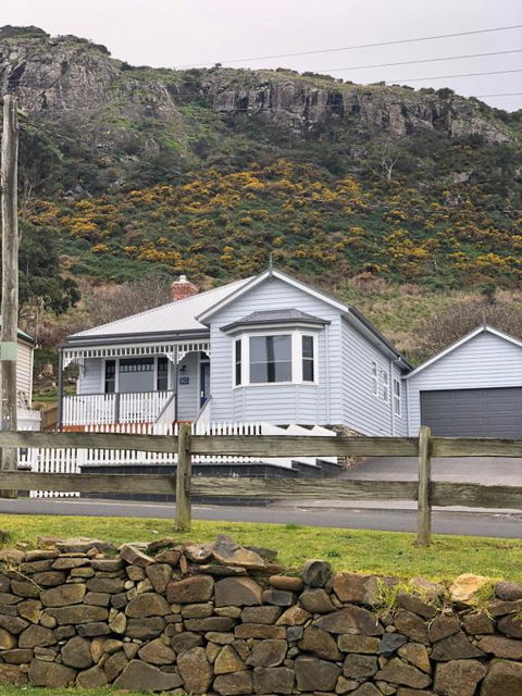 Number 10 -Queen Room With B/fast - Sunshine Coast Tourism 1