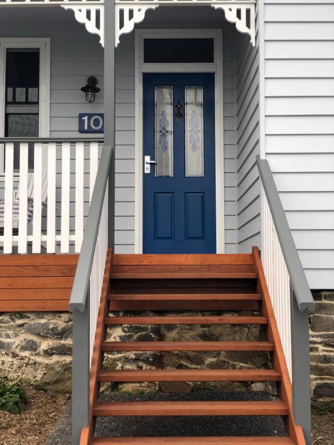 Number 10 -King Bed With Breakfast - Sunshine Coast Tourism 3