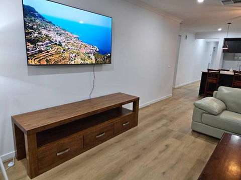 O Stylish 4 Room Oasis With 65 TV - Sunshine Coast Tourism 0