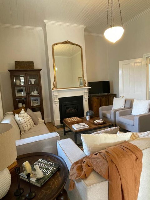 Oakview Country House Maffra - Sunshine Coast Tourism 1