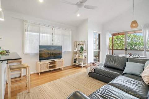 Oasis - Holiday Sunshine Coast 2