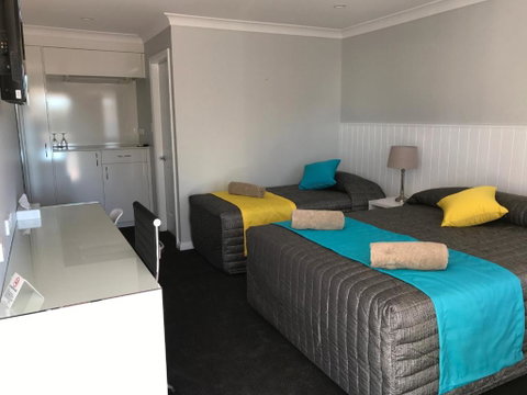 Oasis Motel - Holiday Sunshine Coast 0