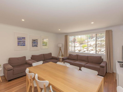 Oberlaken 2 125 Gippsland Street - Holiday Sunshine Coast 1