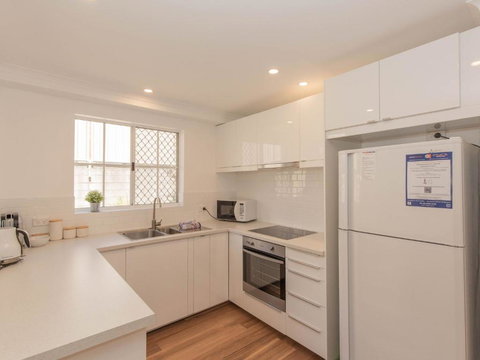 Oberlaken 2 125 Gippsland Street - Holiday Sunshine Coast 3