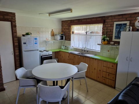 Ocean Beach Chalet 16 - Sunshine Coast Tourism 1