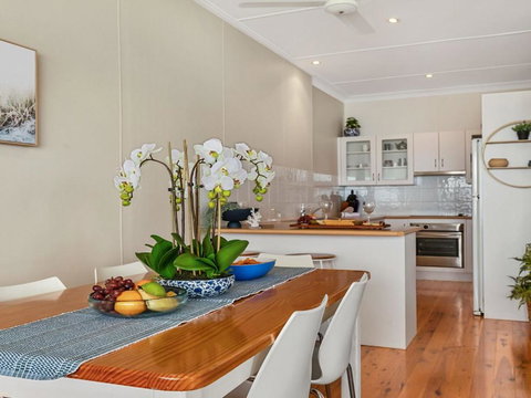 Ocean Blue Apartment Two - Holiday Sunshine Coast 1