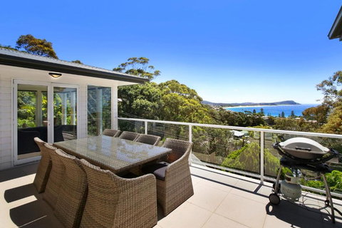Ocean Breeze - Holiday Sunshine Coast 0