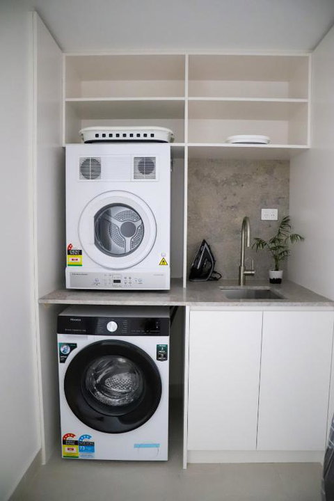 Ocean Breeze Shellharbour Marina - Sunshine Coast Tourism 2