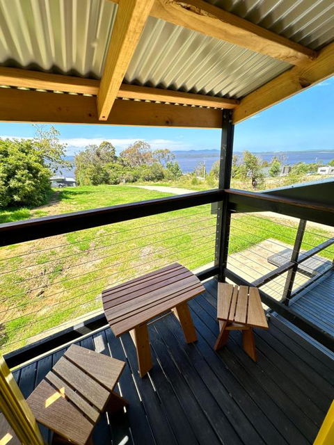 Ocean Breeze Tiny House - Ocean And Lake View - Sunshine Coast Tourism 2