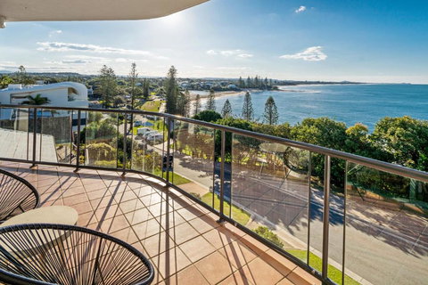 Ocean Front Views With Rooftop Terrace - Holiday Sunshine Coast 2