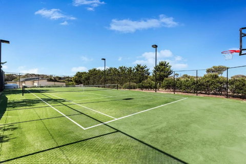 Ocean Luxe Retreat Pool Tennis Court Beachside - Holiday Sunshine Coast 2