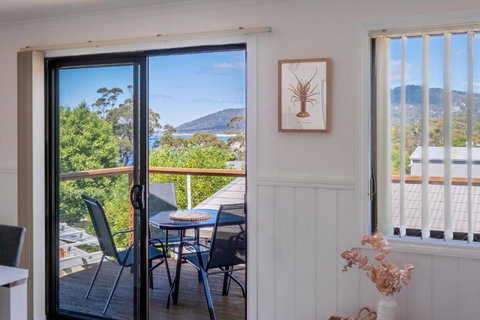 Ocean Pines - Holiday Sunshine Coast 1