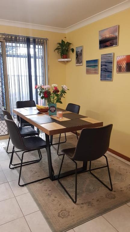 Ocean Street Delight - Holiday Sunshine Coast 1