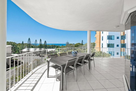 Ocean View 3 Bedroom Apartment - Holiday Sunshine Coast 3