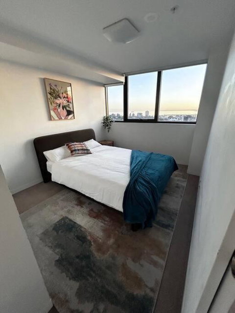 Ocean View Modern 2 Bedroom With Parking In St Kilda - Holiday Sunshine Coast 2