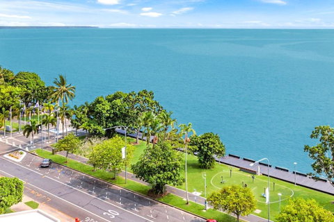 Ocean Views At Mantra Trilogy - Holiday Sunshine Coast 3