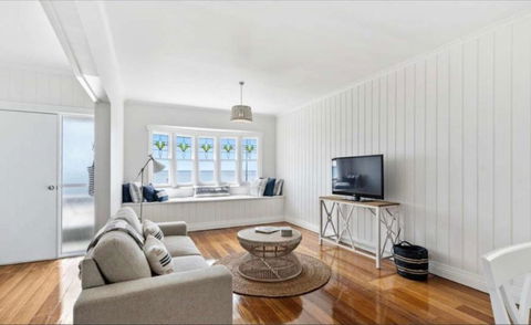 Ocean Views & City Convenience Perfect Getaway - Sunshine Coast Tourism 2