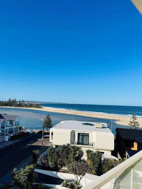 Ocean Views, Sundrift, Unit 18 - Holiday Sunshine Coast 2