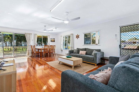 OceanViews On Burrum Whole - Holiday Sunshine Coast 2