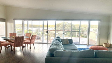 Off The Net - New Listing - Esplanade Property With Views Of The Channel - Holiday Sunshine Coast 2