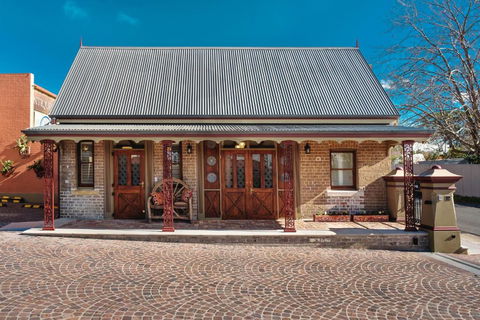 Old Bank Boutique Hotel - Holiday Sunshine Coast 0
