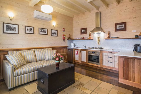 Old Bank Boutique Hotel - Holiday Sunshine Coast 2