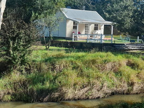 Old Oak Tree Cottage - Sunshine Coast Tourism 2