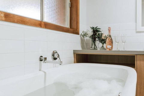 Olinda Rise Retreat House Fire Bathtub And Brekky - Sunshine Coast Tourism 2