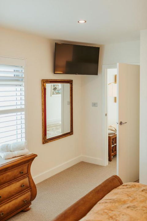 ONE Luxury Apartment - Sunshine Coast Tourism 3