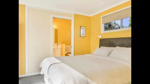 Orange Blossom- Comboyne Mountain Cottages - Sunshine Coast Tourism 3