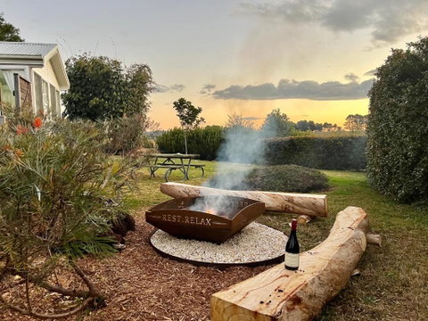 Orange Blossom- Comboyne Mountain Cottages - Sunshine Coast Tourism 0