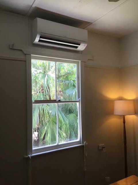 Original Surf Cottage In Heart Of Pottsville Beach - Sunshine Coast Tourism 3