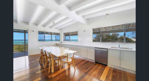 Ospreys View - Relaxed Coastal Vibe - Holiday Sunshine Coast 3