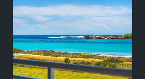 Ospreys View - Relaxed Coastal Vibe - Holiday Sunshine Coast 2