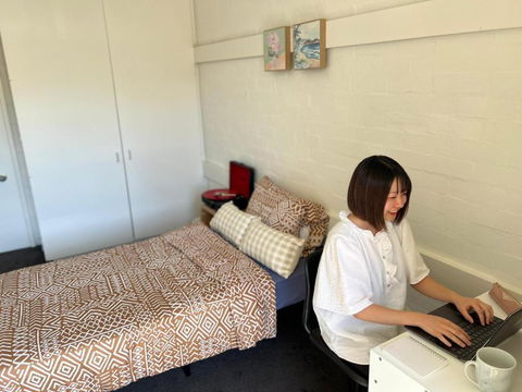 Ozi Village Cardigan - Sunshine Coast Tourism 2