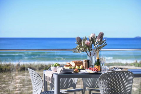 Pacific Dawn On The Beach Two - Holiday Sunshine Coast 3