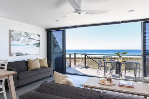 Pacific Dawn On The Beach Two - Holiday Sunshine Coast 0