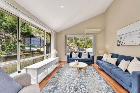 Overlook Nook - The Best Views In The Area - Holiday Sunshine Coast 1