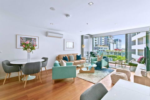 OXLST - St Leonards Sophistication Everything At Doorstep - Sunshine Coast Tourism 0