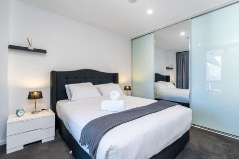 Park Avenue Apt In The Heart Of The City - Holiday Sunshine Coast 0