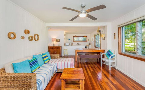 Pacifica 2 - Holiday Sunshine Coast 0