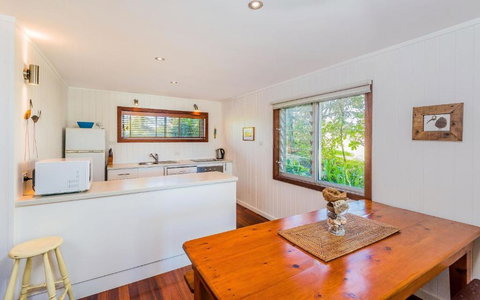 Pacifica 2 - Holiday Sunshine Coast 1