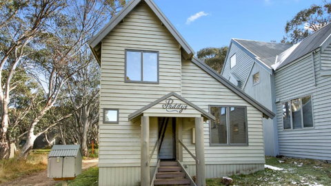 Paddys - Sunshine Coast Tourism 0