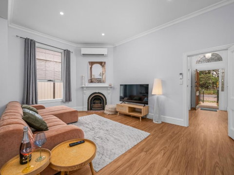 Palm Cottage - Sunshine Coast Tourism 1