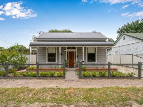 Palm Cottage - Sunshine Coast Tourism 0