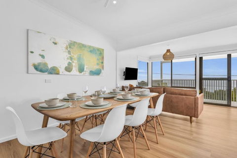 Pambula Little Beach House - Holiday Sunshine Coast 2