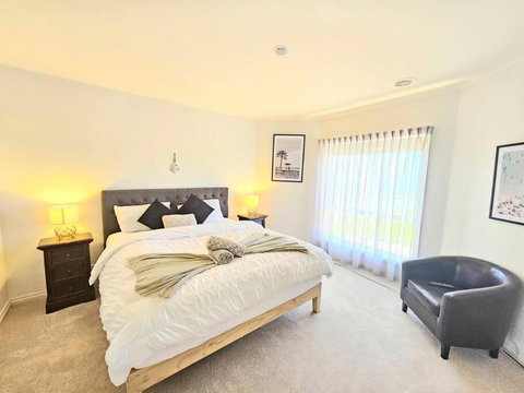 Panayil BeachHouse ! Stunning Ocean Views! - Sunshine Coast Tourism 1
