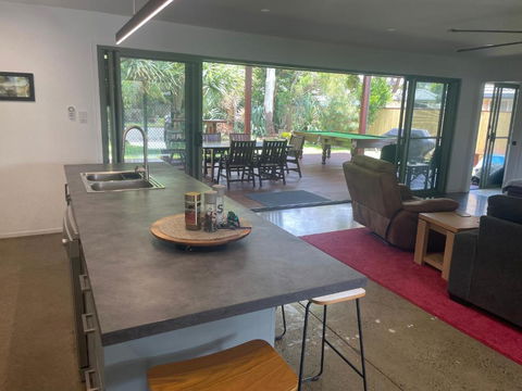 Pandanus Paradise. Newly Renovated 4 Bedroom Home - Sunshine Coast Tourism 2