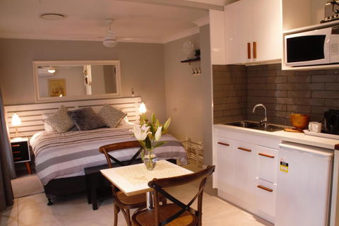 Paperbark Bed & Breakfast - Sunshine Coast Tourism 3