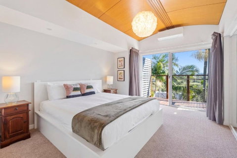 Paradise Palms - Resort Retreat With Panoramic Views - Sunshine Coast Tourism 1
